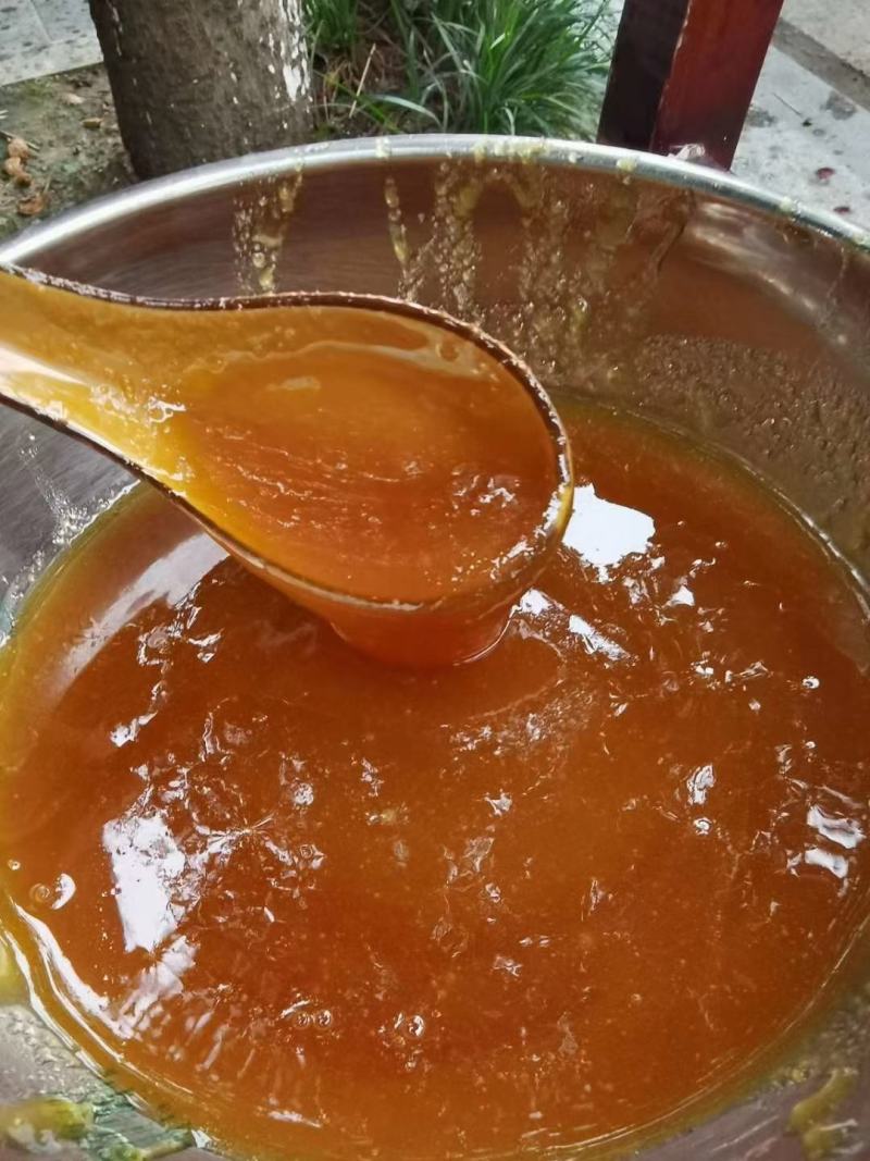 野生土蜂蜜，一年只取一次，或者两年取一次