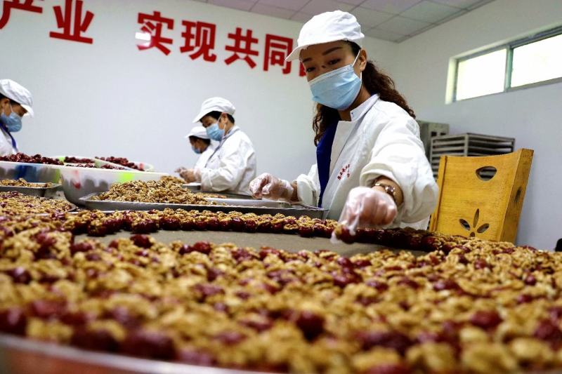 枣夹核桃甘肃美食特色甘肃玉门扶贫车间加工厂