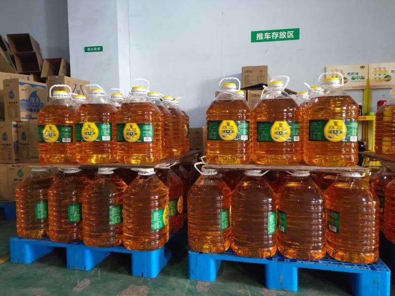 军鼎品牌非转基因玉米油方桶山东香满园油厂出品