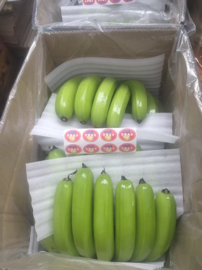 香蕉之产地，香蕉个条好无花纹，无麻点，颜色好看