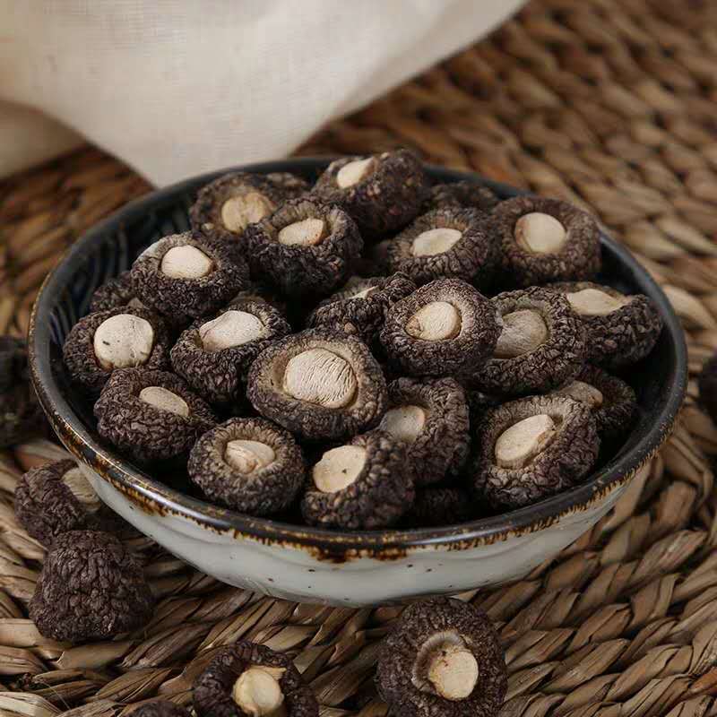 香菇特厚无根香味浓郁颗粒饱满黑面均匀，欢迎选购