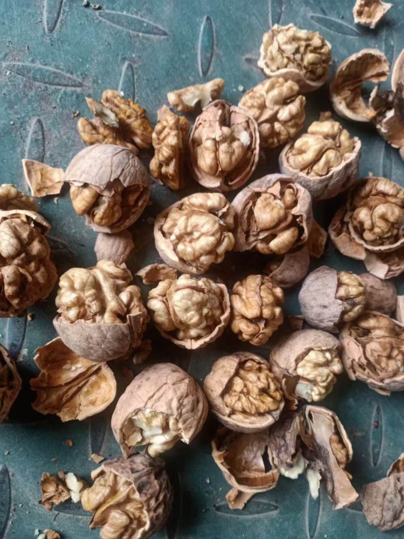 核桃皮薄饱满