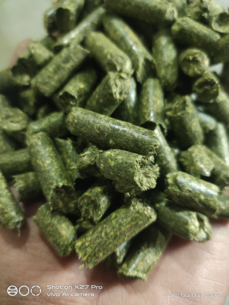 苜蓿草颗粒饲料批发头茬苜蓿草颗粒价格便宜产地生产销售