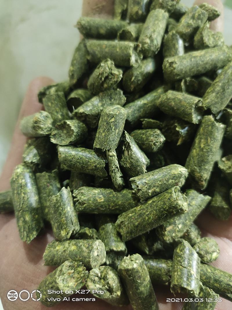 苜蓿草颗粒饲料批发头茬苜蓿草颗粒价格便宜产地生产销售