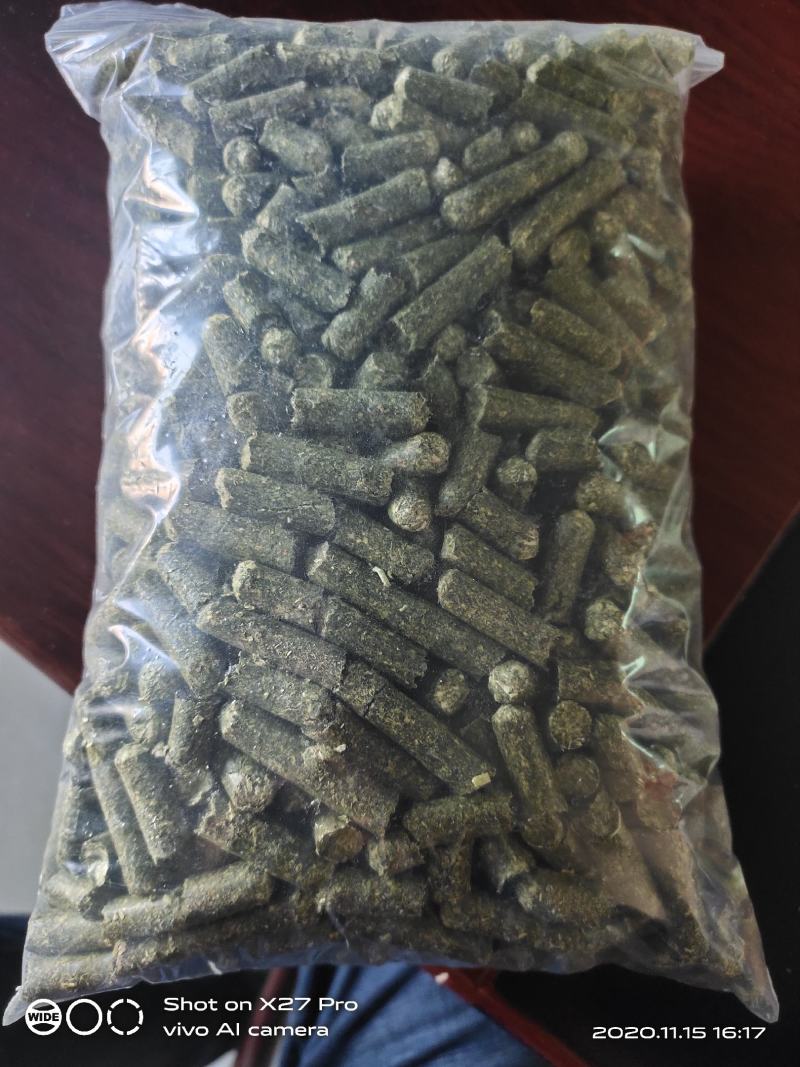 苜蓿草颗粒饲料批发头茬苜蓿草颗粒价格便宜产地生产销售