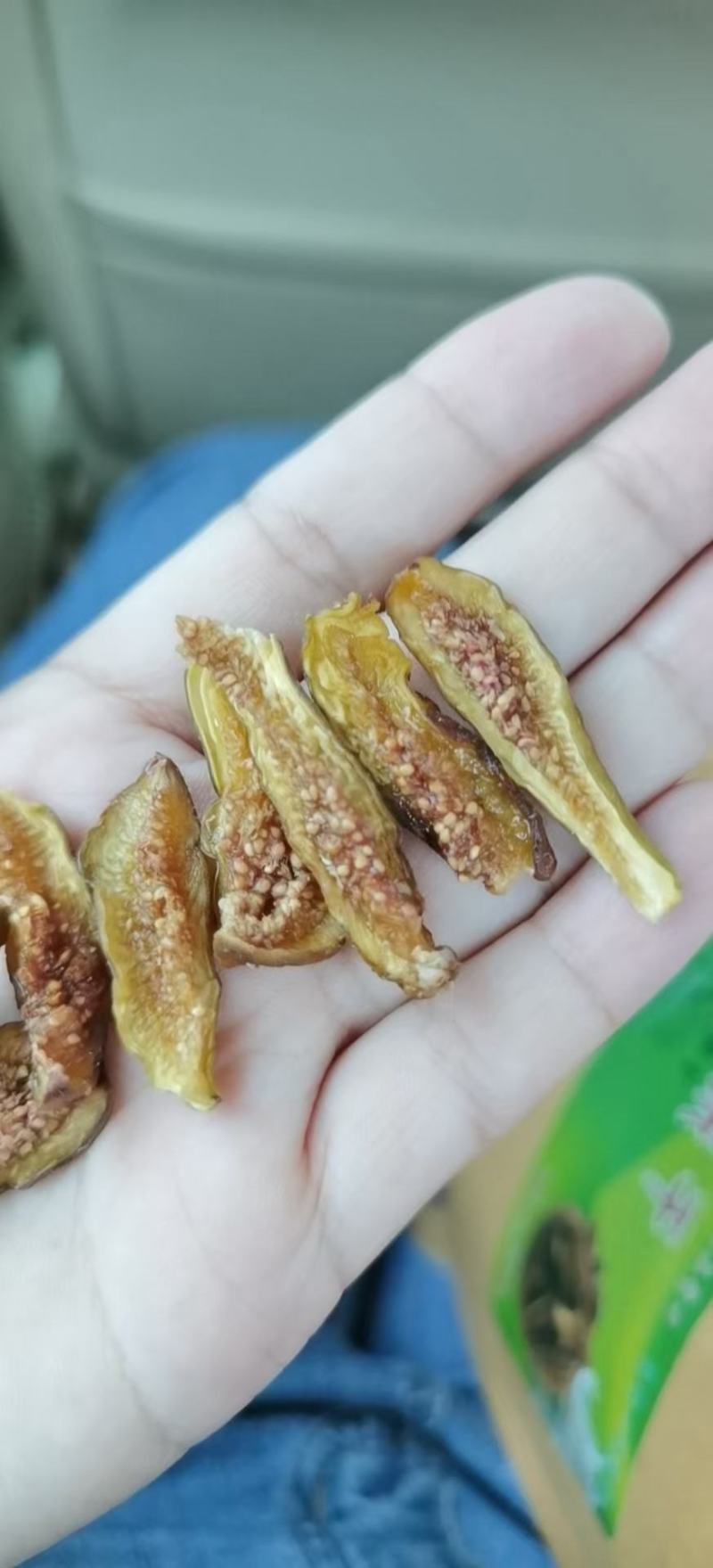胶东黄皮布兰瑞克和青皮树上全熟烤制无花果干