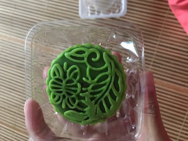 中秋月饼礼盒装月饼批发礼盒散装冰皮月饼五仁蛋黄团购送