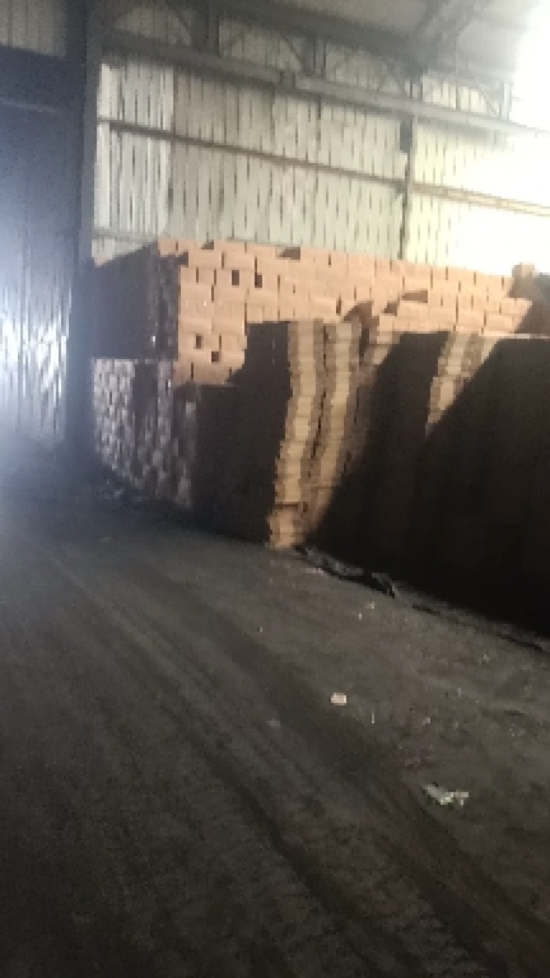机制木炭烧烤炭取暖炭厂家直销质量保证无烟无味耐燃烧