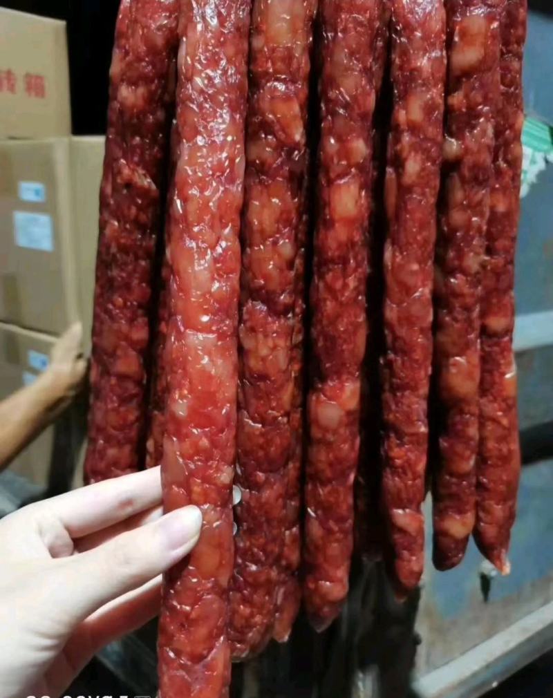 跑江湖地摊麻辣香肠五香味广味厂家货源地摊展会货源