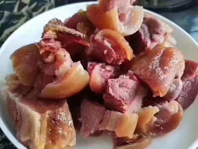 烟熏腊猪蹄农家柴火熏烤烟熏猪蹄炖汤饭店优选食材