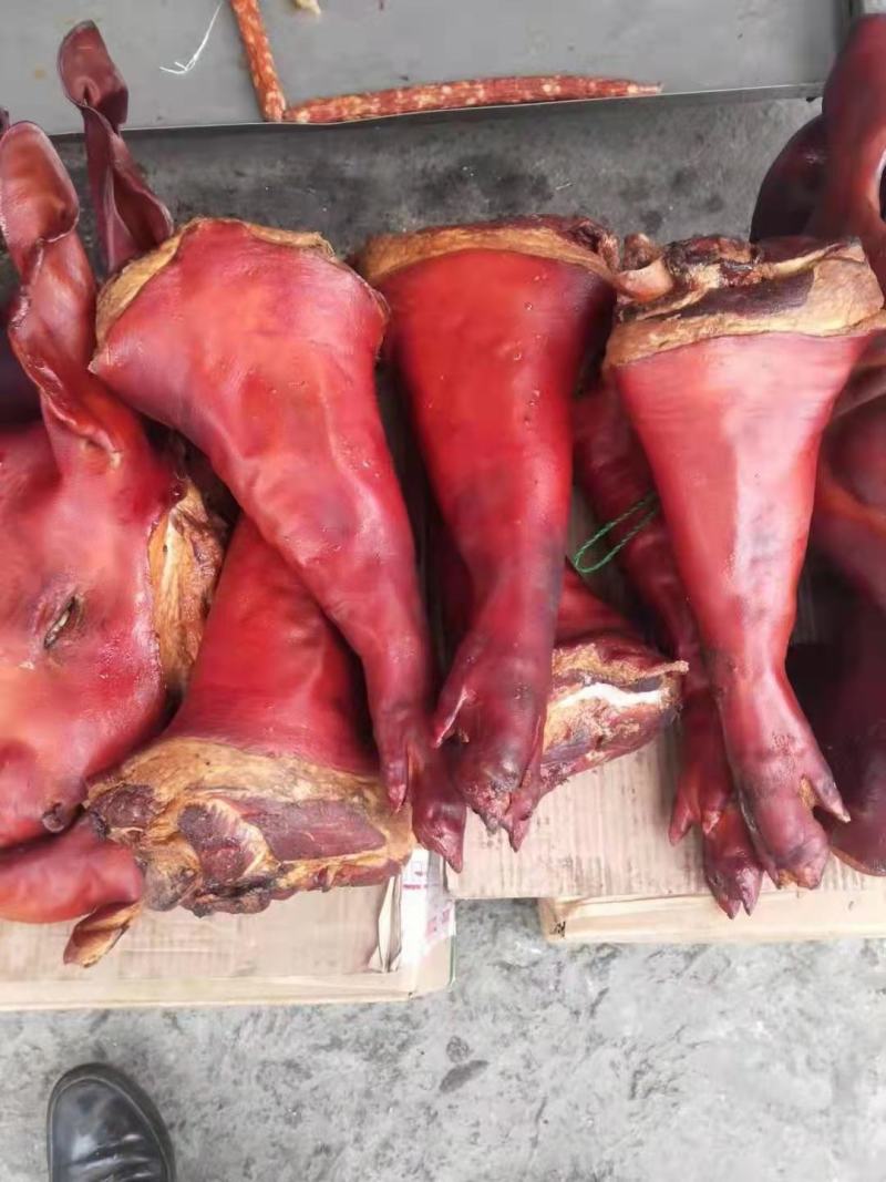 烟熏腊猪蹄农家柴火熏烤烟熏猪蹄炖汤饭店优选食材