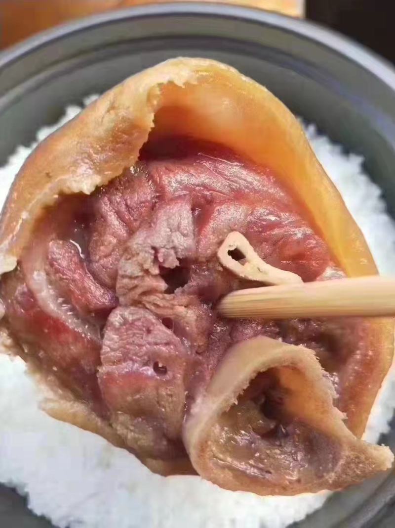 烟熏腊猪蹄农家柴火熏烤烟熏猪蹄炖汤饭店优选食材