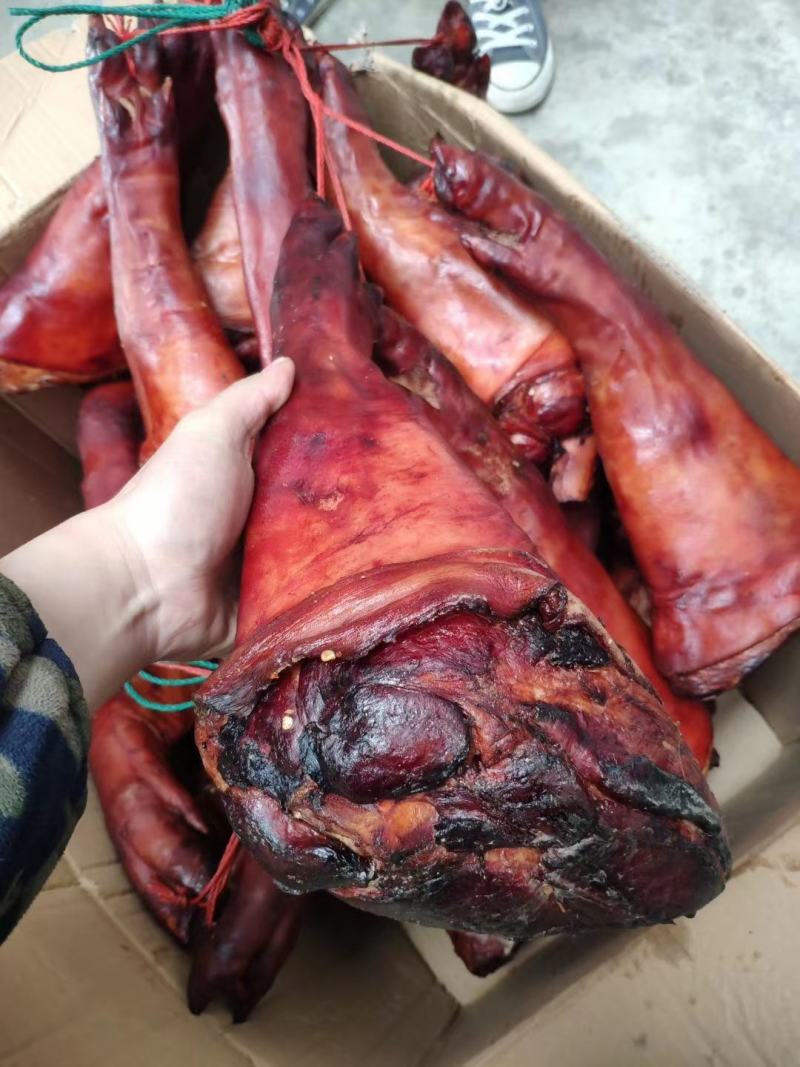 烟熏腊猪蹄农家柴火熏烤烟熏猪蹄炖汤饭店优选食材