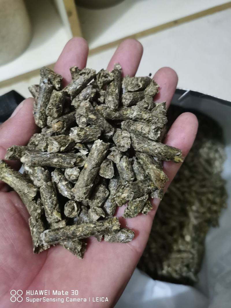 花生秧颗粒，牛羊养殖。