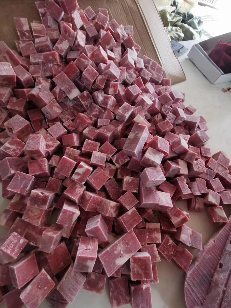 牛肉粒，不散不碎，瘦度高