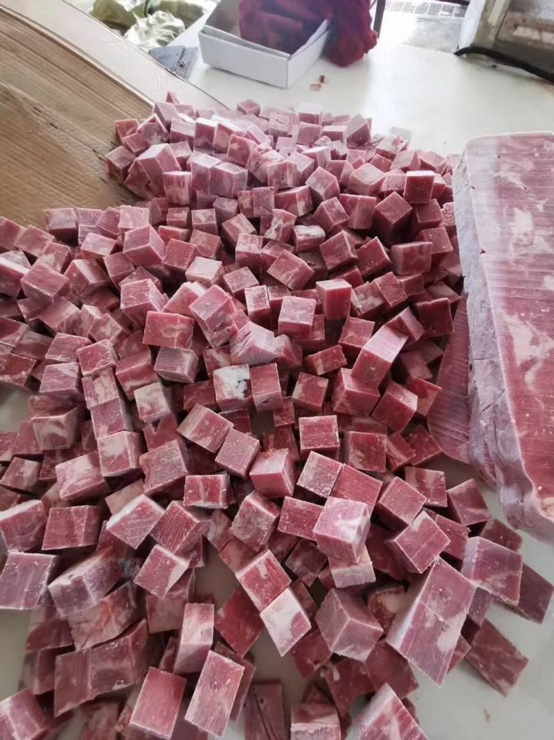 牛肉粒，不散不碎，瘦度高