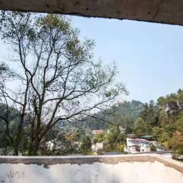 重庆南山1000平半成品民宿转让