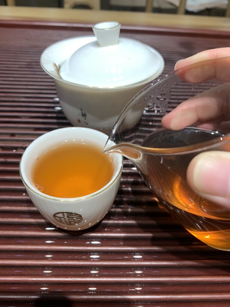 2004年易武正山圆茶，一框6提，42饼，普洱老生茶