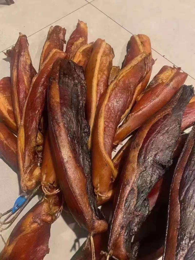 全干烟熏二刀腊肉干度好块形好无水份厂家批发量大从优