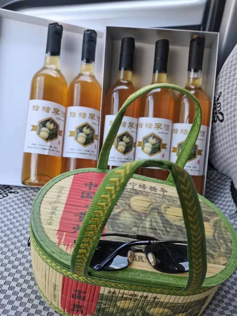 正宗六马蜂糖李酒自己粮制而成口感纯正味道巴适