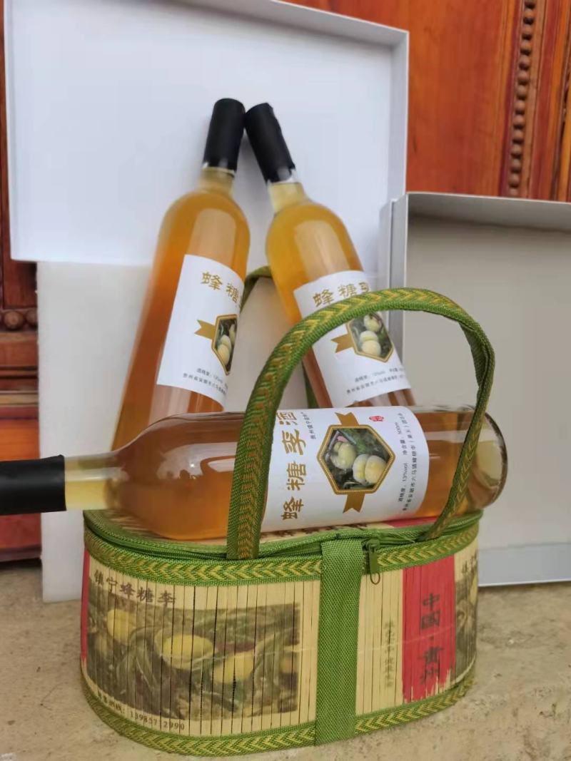 正宗六马蜂糖李酒自己粮制而成口感纯正味道巴适