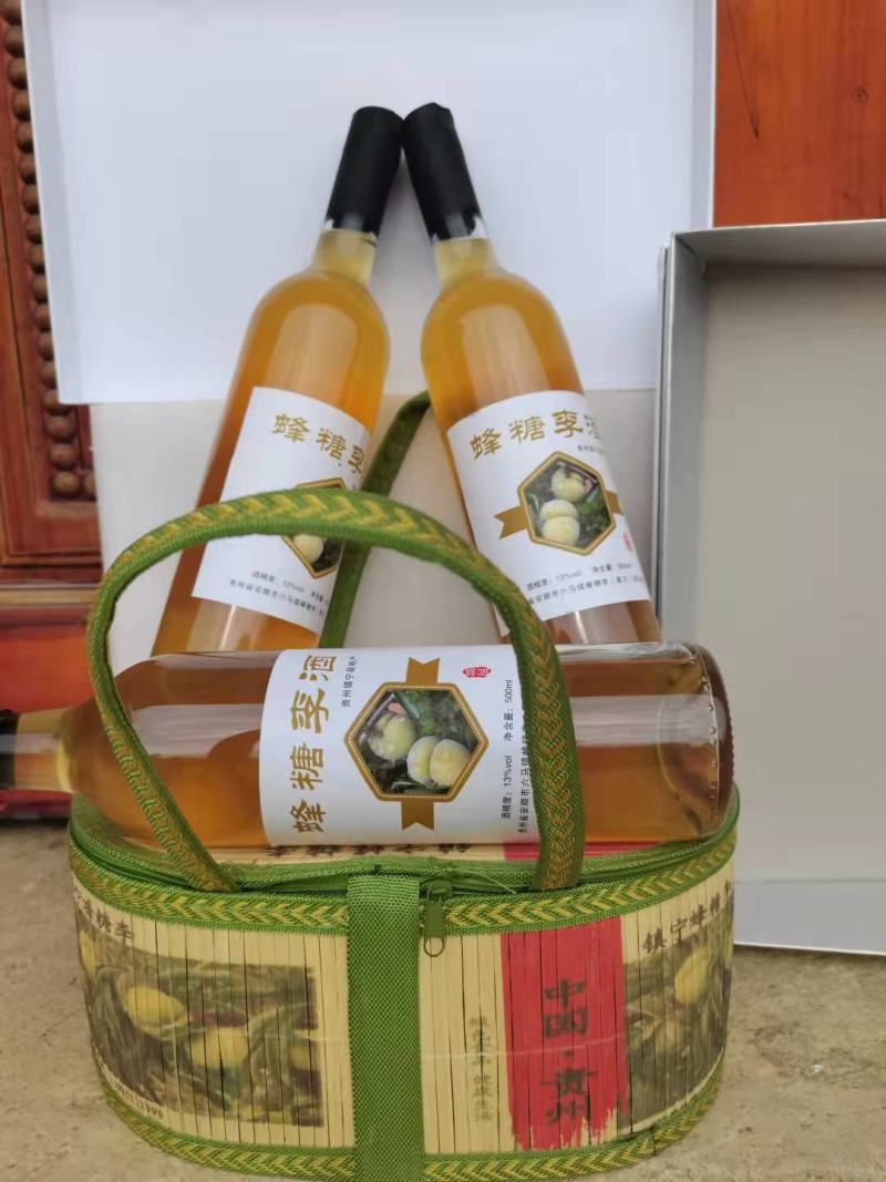 正宗六马蜂糖李酒自己粮制而成口感纯正味道巴适