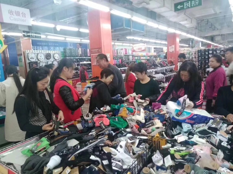 地摊，乡镇跑量袜子，一件660双，独立吊牌，实力供货