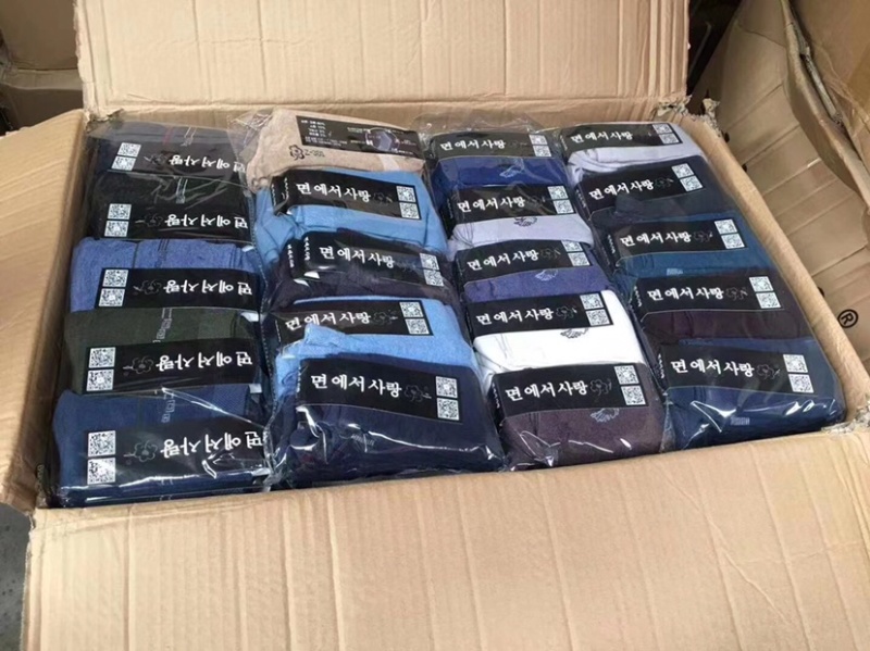 地摊，乡镇跑量袜子，一件660双，独立吊牌，实力供货