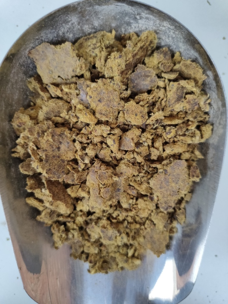 厂家直销棉饼牛羊猪好饲料质量保证欢迎订购