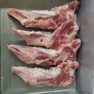 猪头骨猪杂骨每天新鲜加工大量供应价格优惠