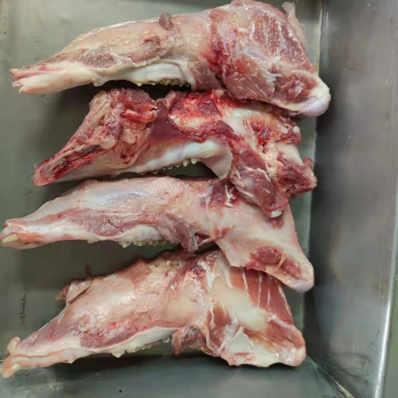 猪头骨猪杂骨每天新鲜加工大量供应价格优惠