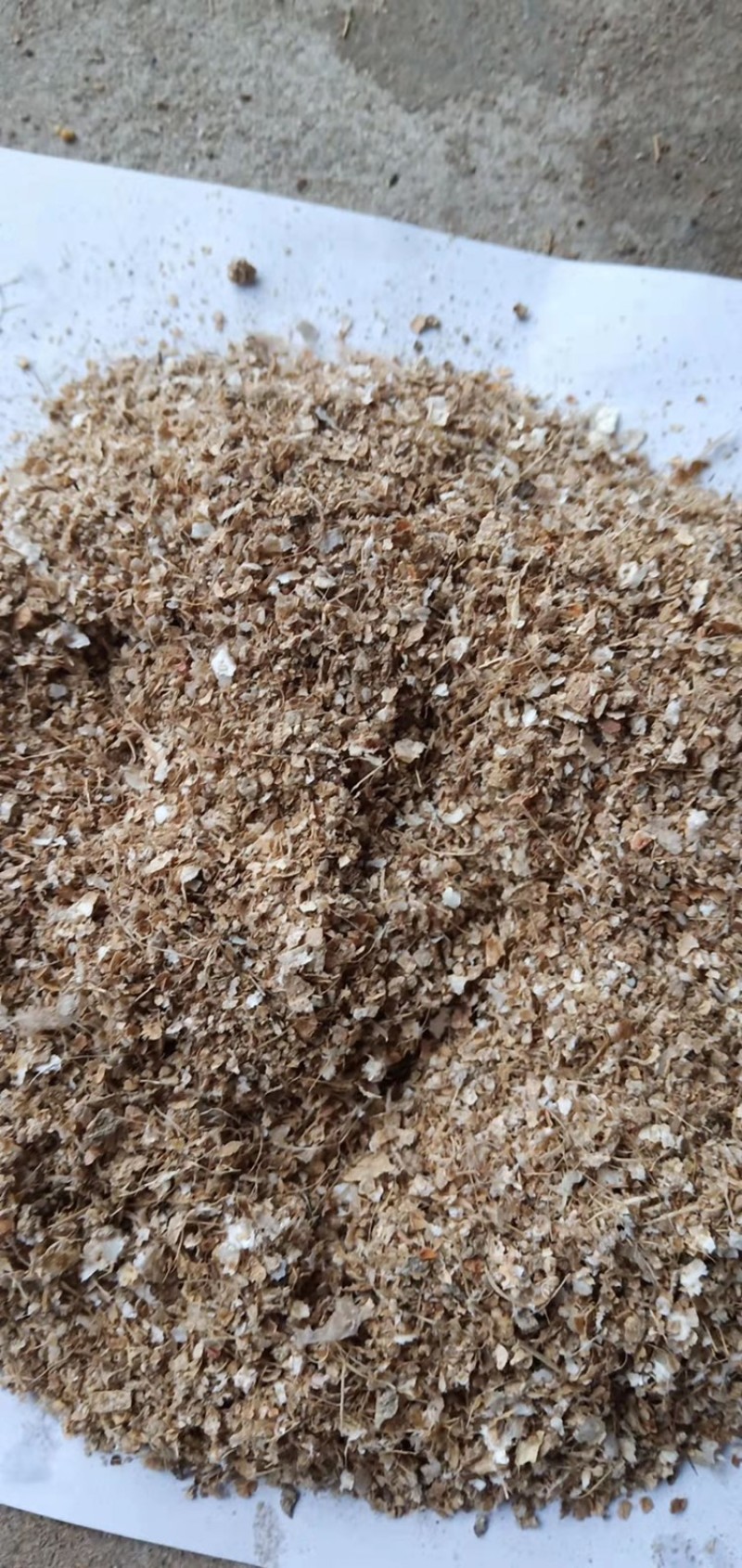 优质花生壳粉，猪鸡鸭鹅羊兔饲料，保质保量。