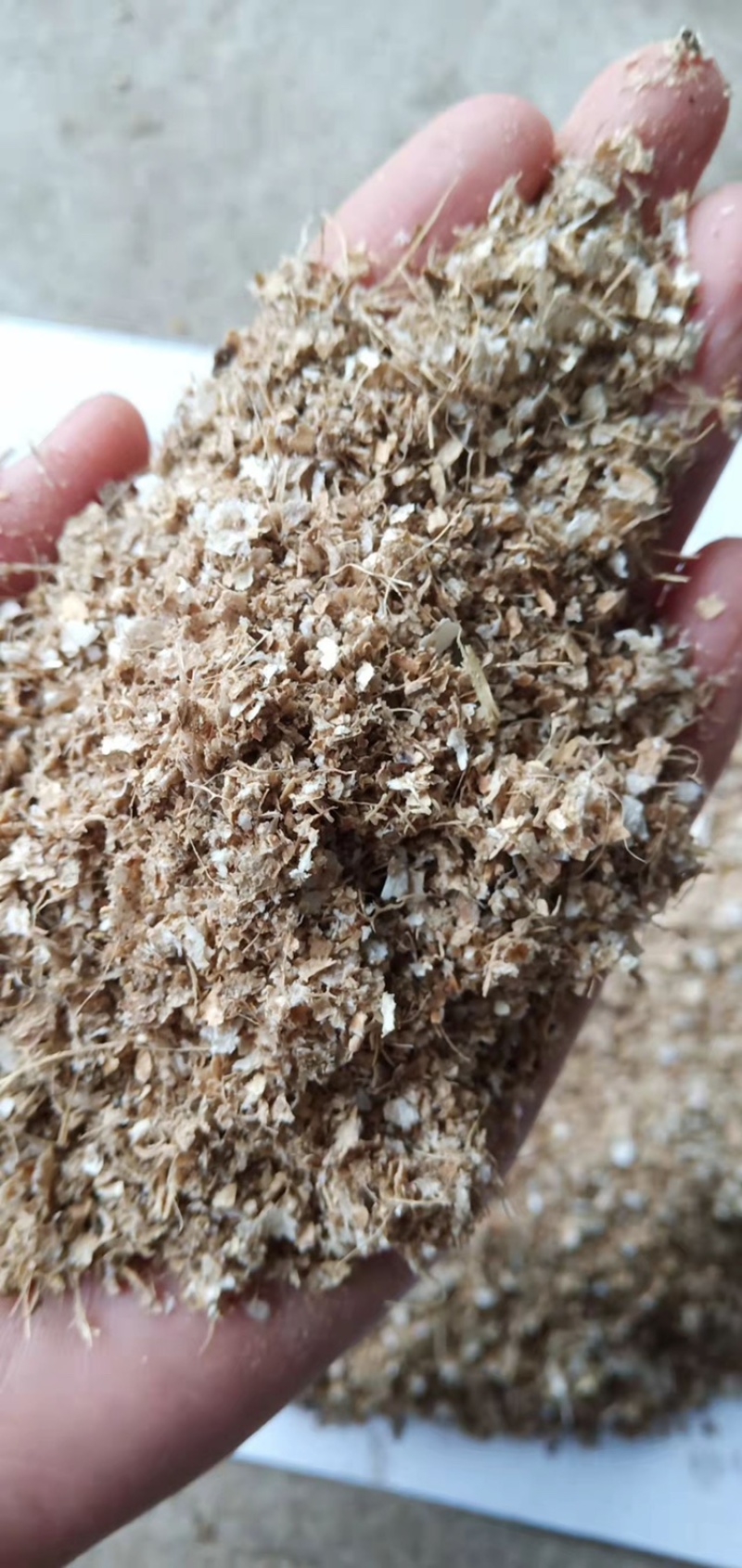 优质花生壳粉，猪鸡鸭鹅羊兔饲料，保质保量。