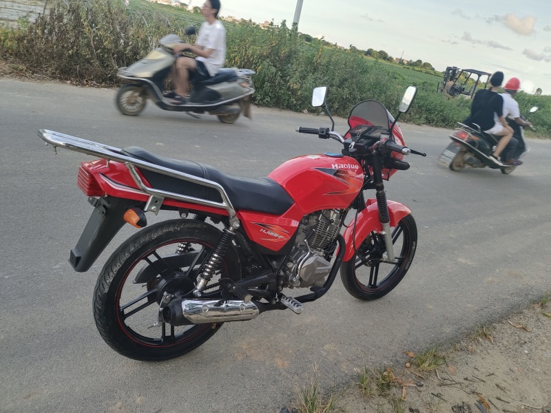 摩托车