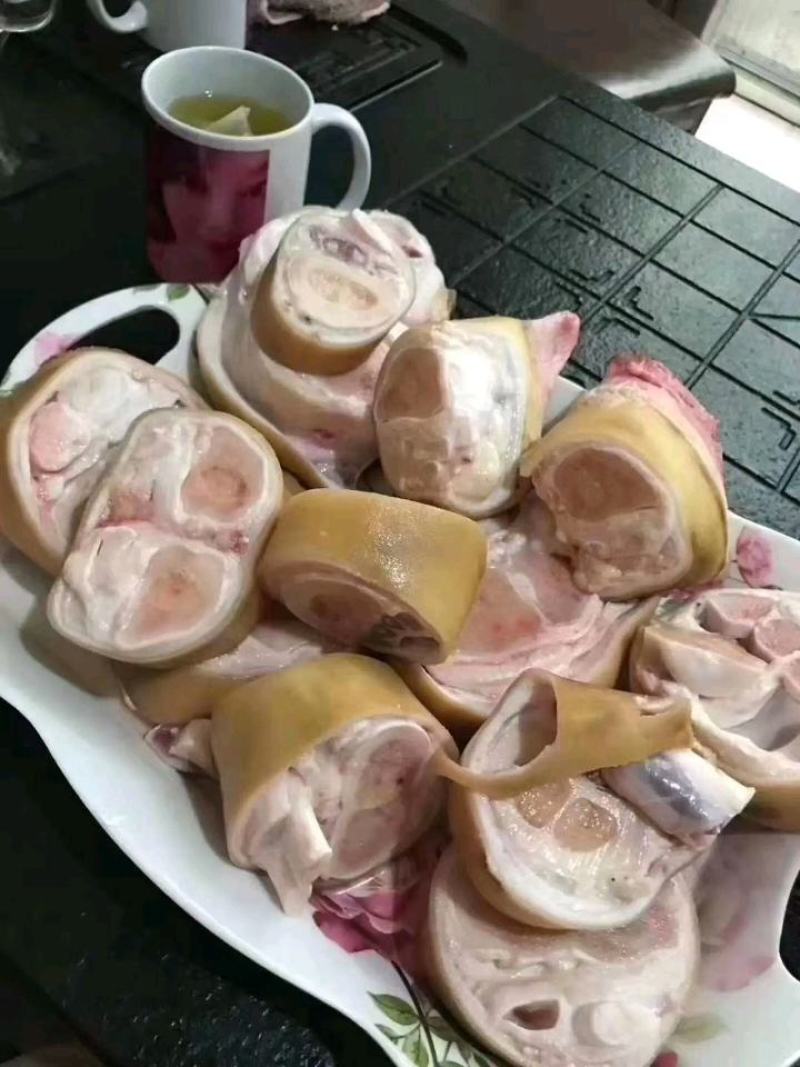 牛蹄切块干净卫生价格便宜美味可口有需要的联系