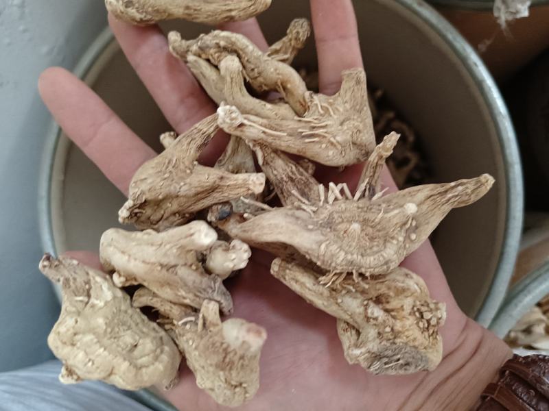 白芨片三叉白芨白芨个批发中药材白芨个白及
