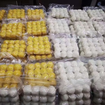 东北黄米粘豆包，江米粘豆包，粘糕，到岸价每袋7元，真空装
