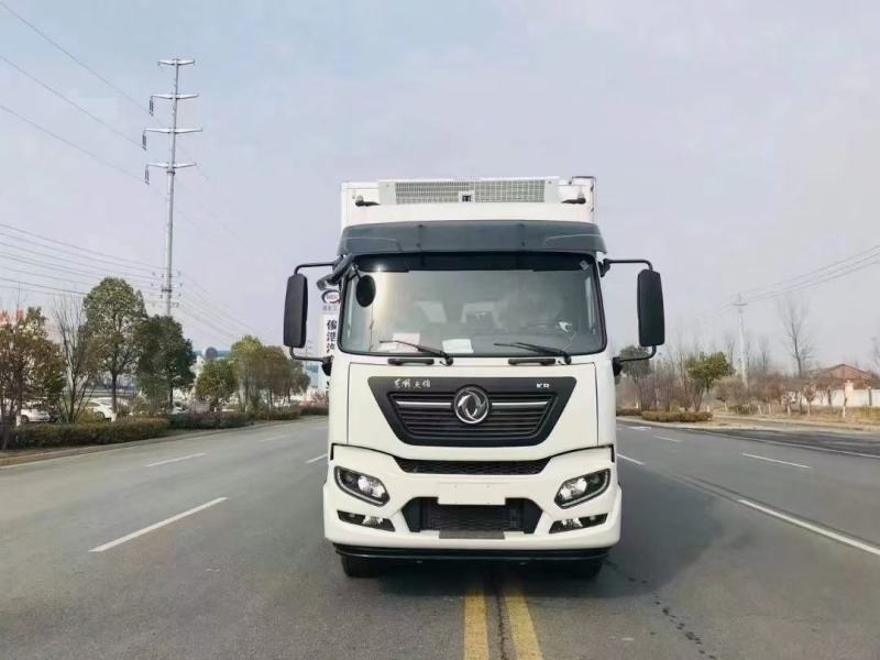 天锦6米8冷藏车