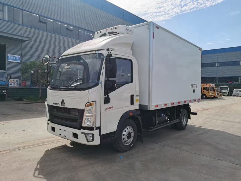 重汽豪沃冷藏车