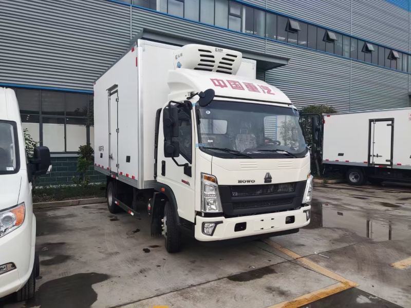 重汽豪沃冷藏车