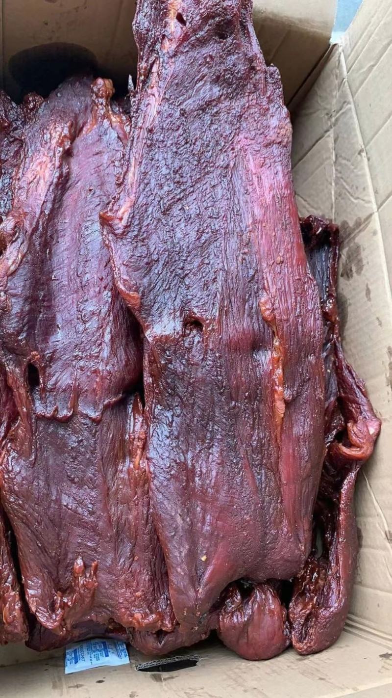 大块肉，干货麻辣五香两个味道，酱香肉，大量现货供应