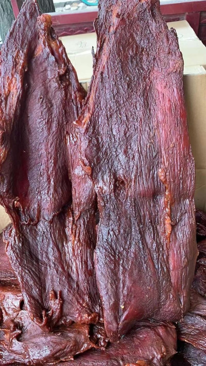 大块肉，干货麻辣五香两个味道，酱香肉，大量现货供应