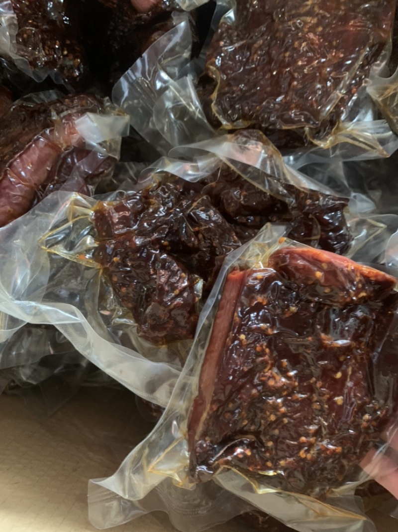 酱香肉，真空酱香肉，麻辣五香，开袋即食，一斤一包