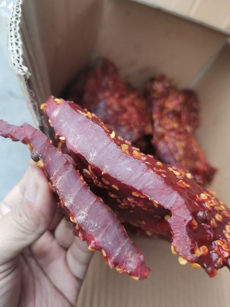 阿坝牦牛肉味大块肉牛肉味火爆麻辣五香牛肉味腊牛肉一手货
