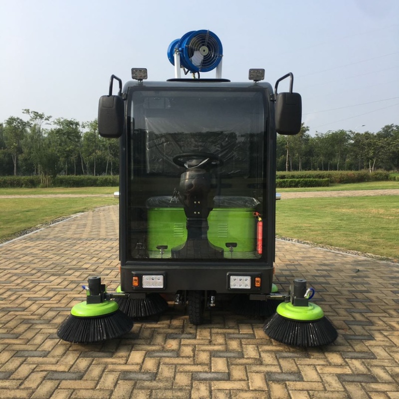 电动三轮扫地车