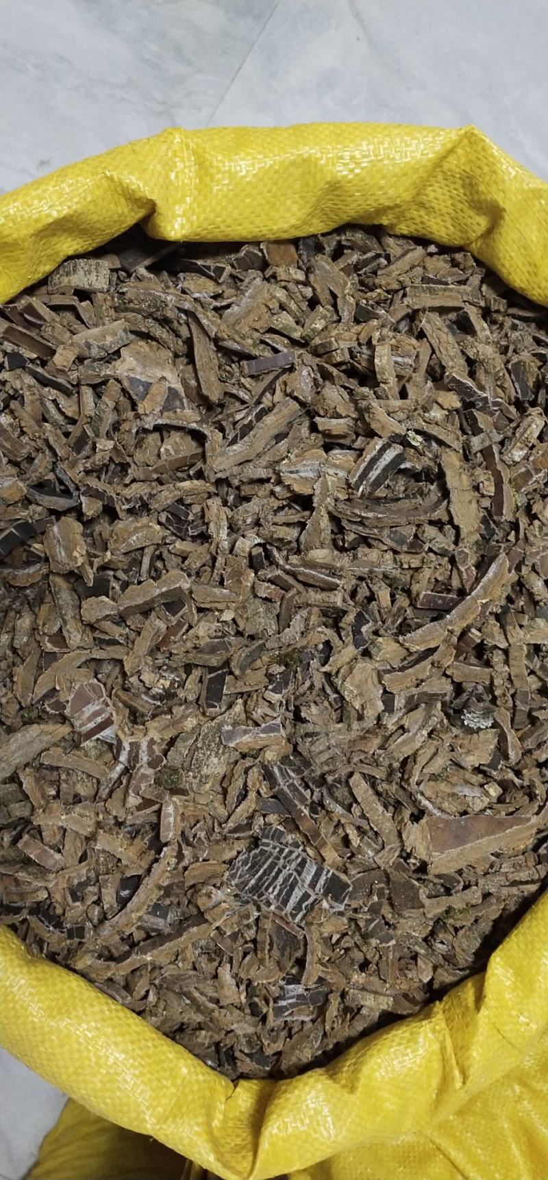 杜仲皮家种大树厚皮两公分以上厚皮切丝全干无含硫量大从优