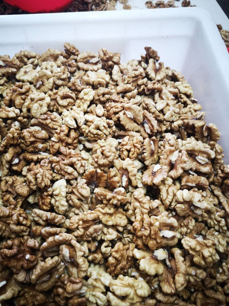 新疆185核桃仁纯手工挑选