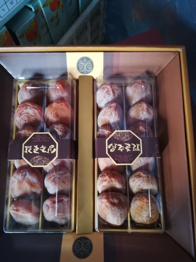 山东优质吊晒柿饼本合作社是以种植，销售为一体的专业合作社