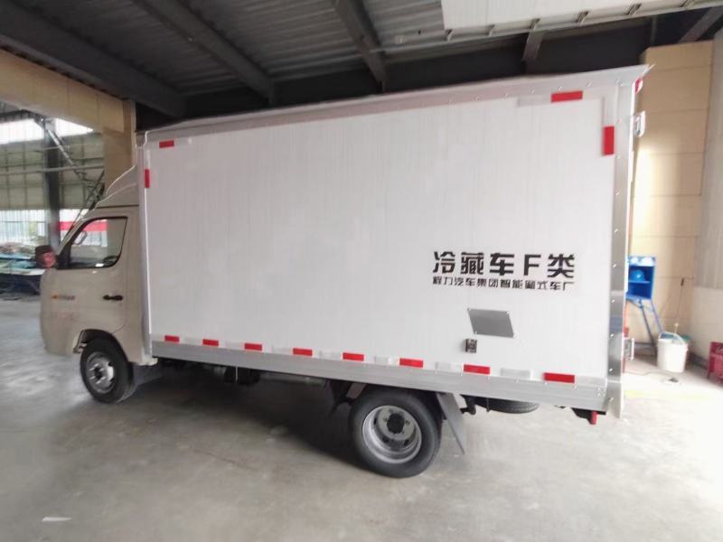 小型冷藏车
