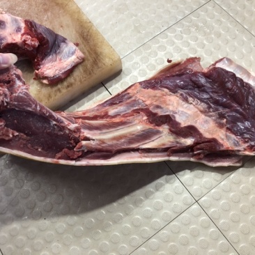 新鲜藏山猪肉